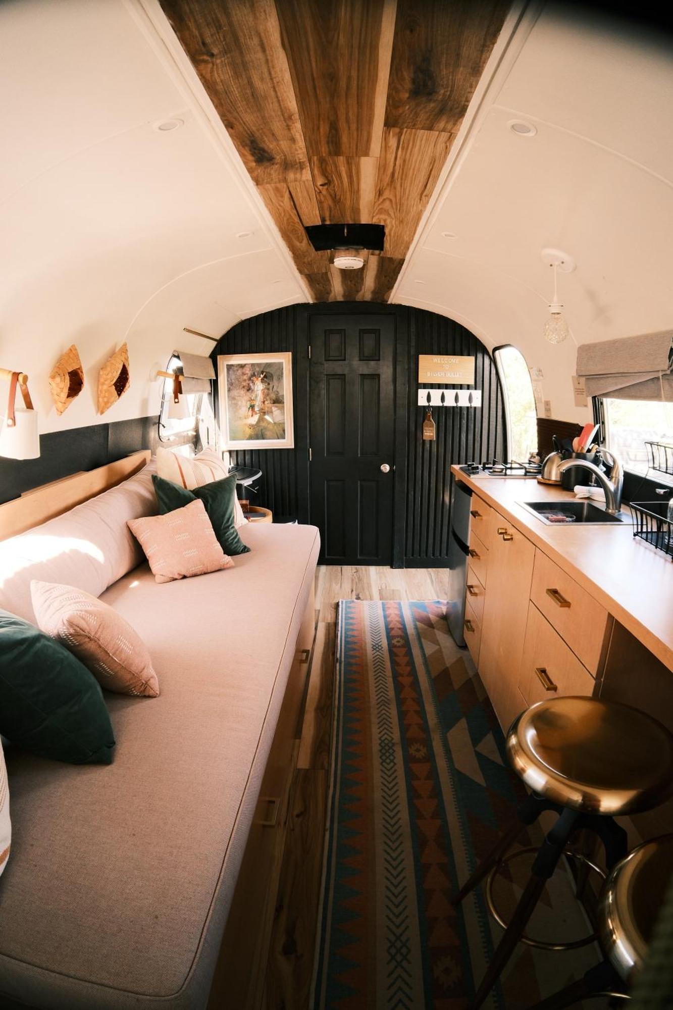 Silver Bullet Airstream, El Mistico Glamping Ranch Nogal Exterior foto