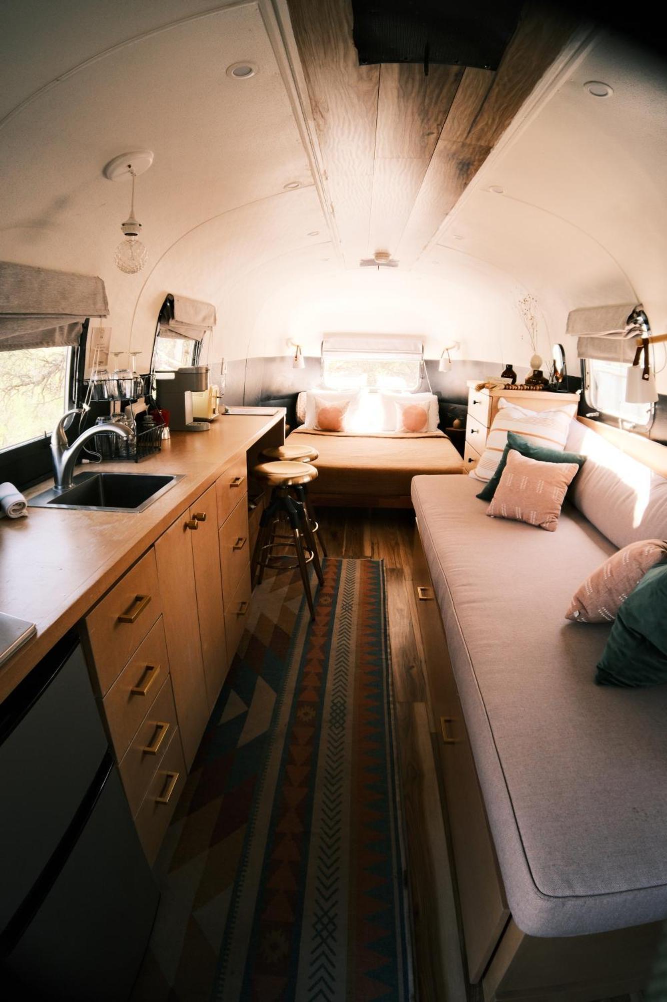 Silver Bullet Airstream, El Mistico Glamping Ranch Nogal Exterior foto